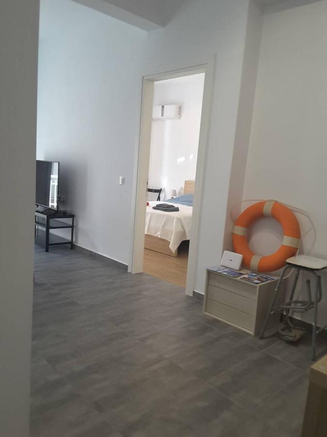 Seaview Apartment In Theheart Of Loutraki Esterno foto